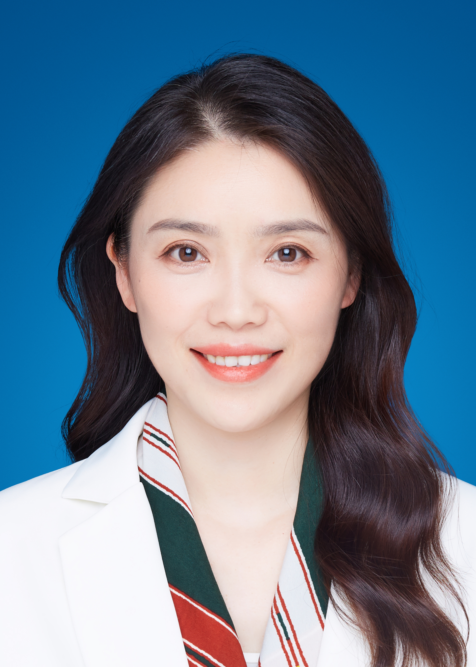 ?王莉（党委委员、副总经理、董事）